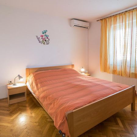 Apartments Villa Ana Krk Town Pokoj fotografie
