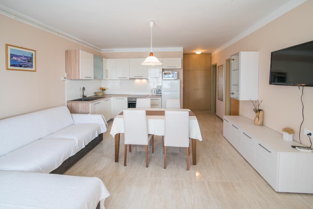 Apartments Villa Ana Krk Town Exteriér fotografie