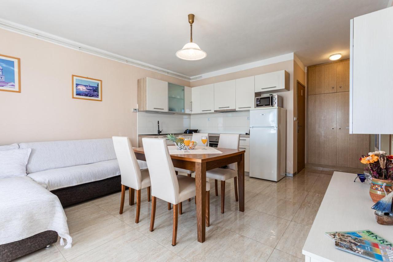 Apartments Villa Ana Krk Town Exteriér fotografie